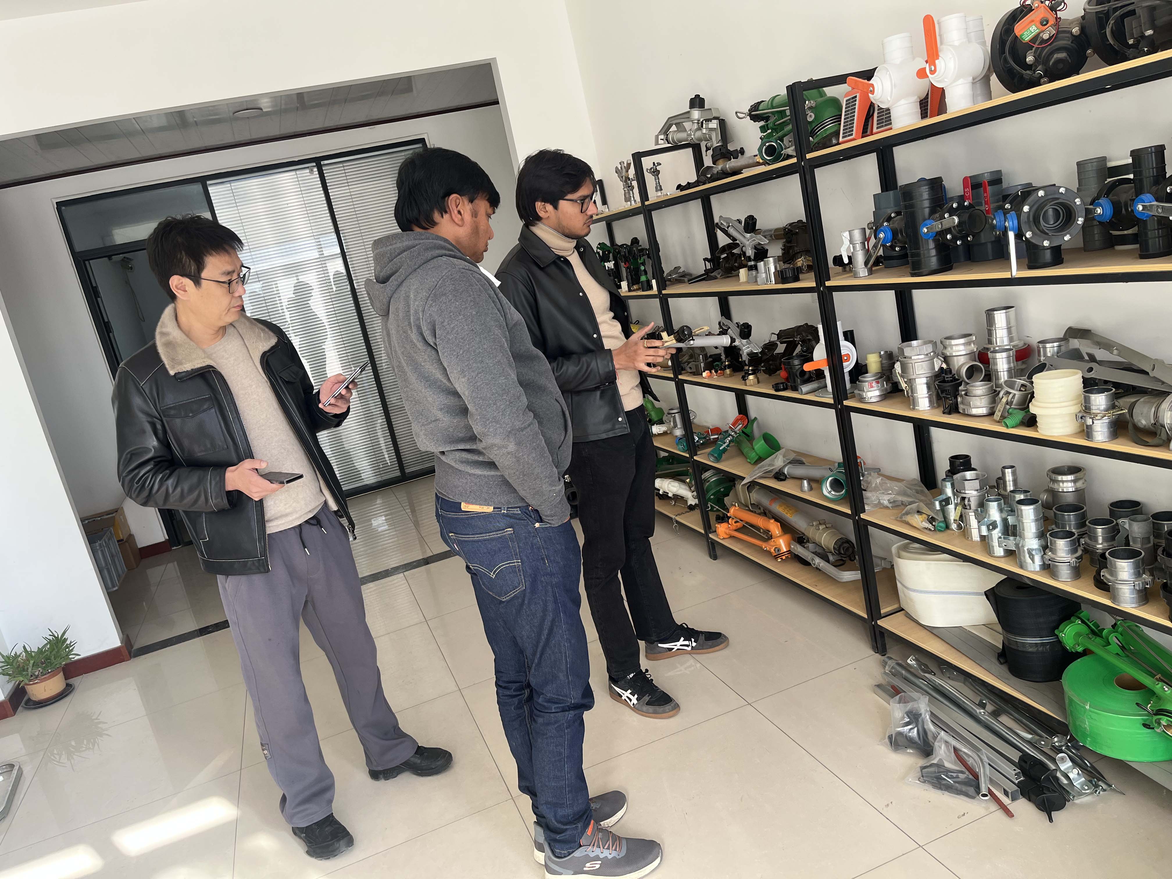 文山NS40 涡轮喷枪获客户青睐 洽谈批量合作